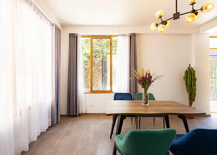 Rural Retreat With Charming Patio 2 Bedrooms