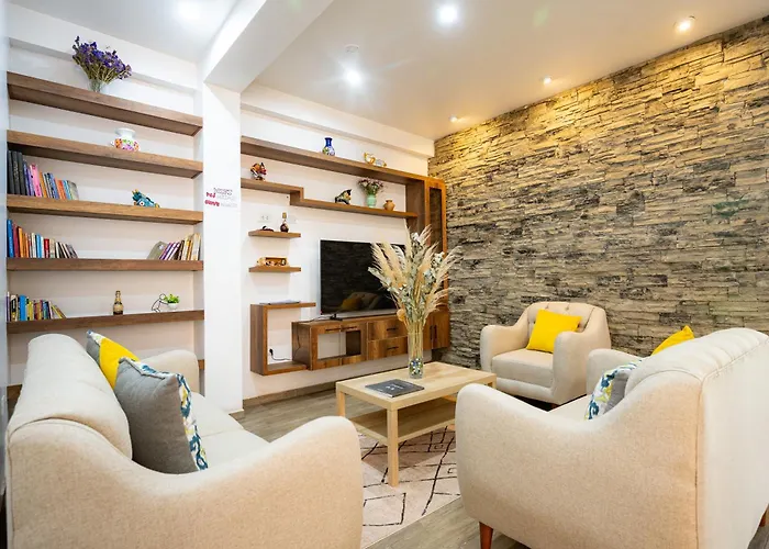 Сasa de vacaciones Rural Retreat With Charming Patio 2 Bedrooms *